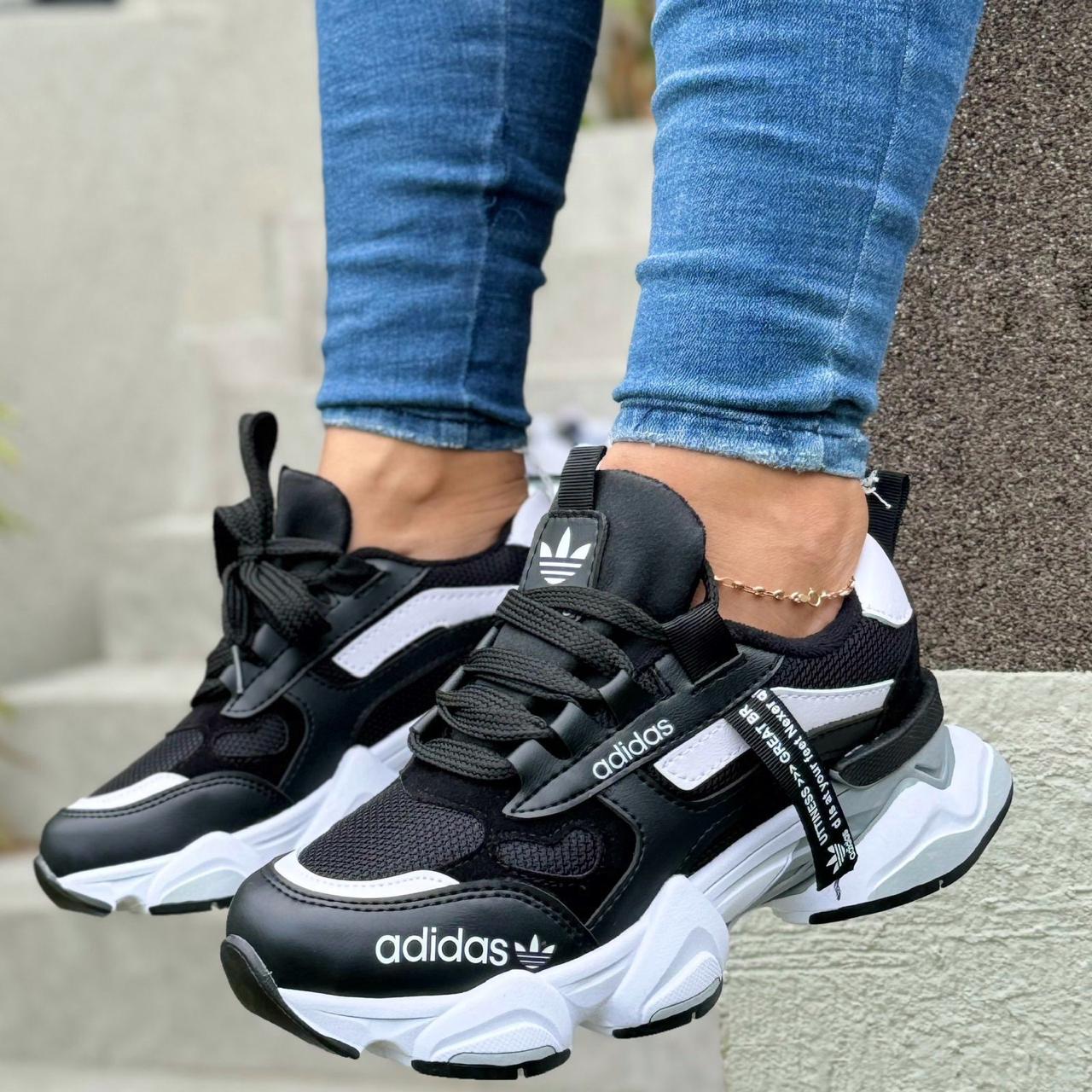 Tênis Feminino ADIDAS STRECH