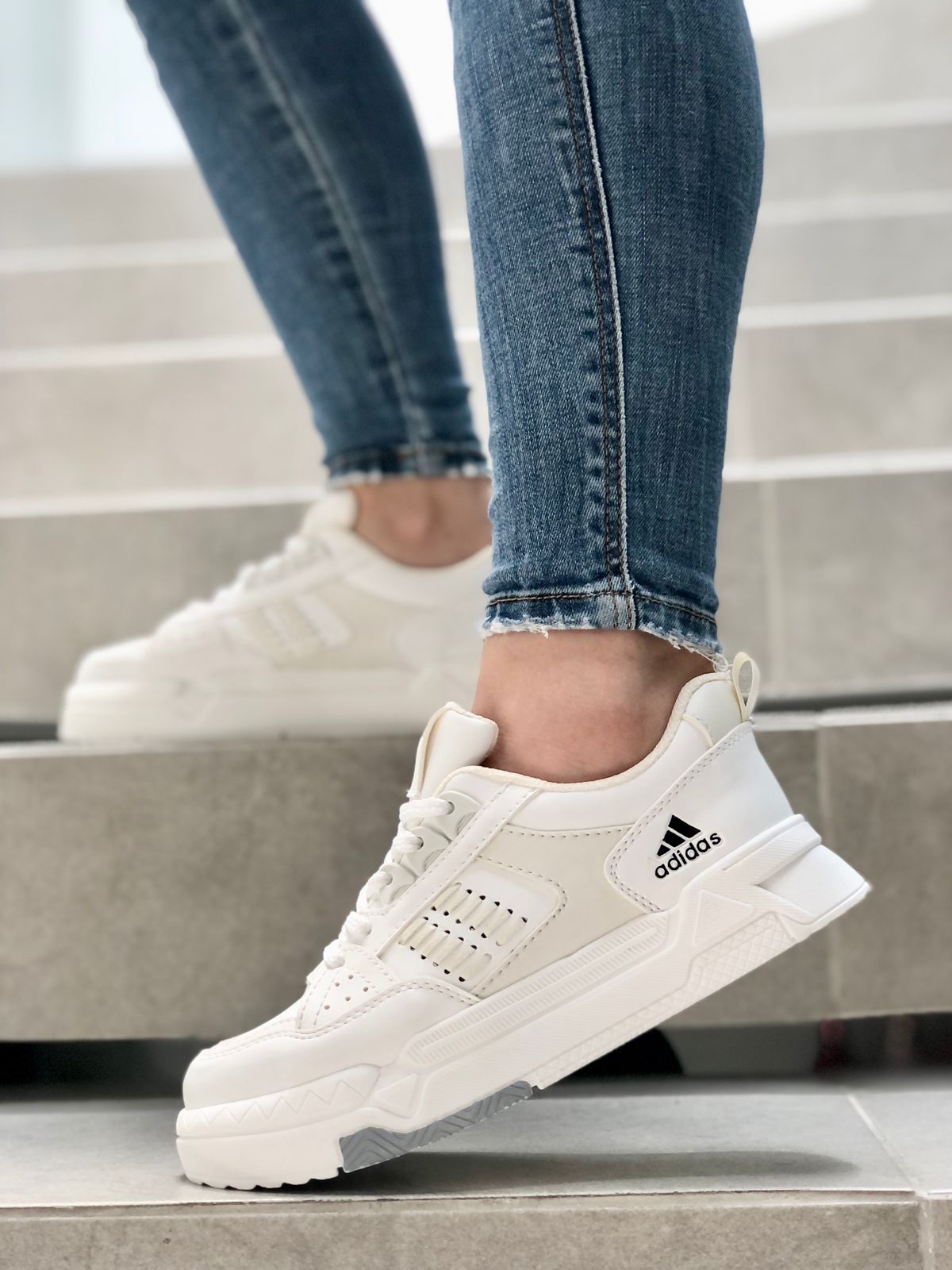 TÊNIS ADIDAS TRENZA